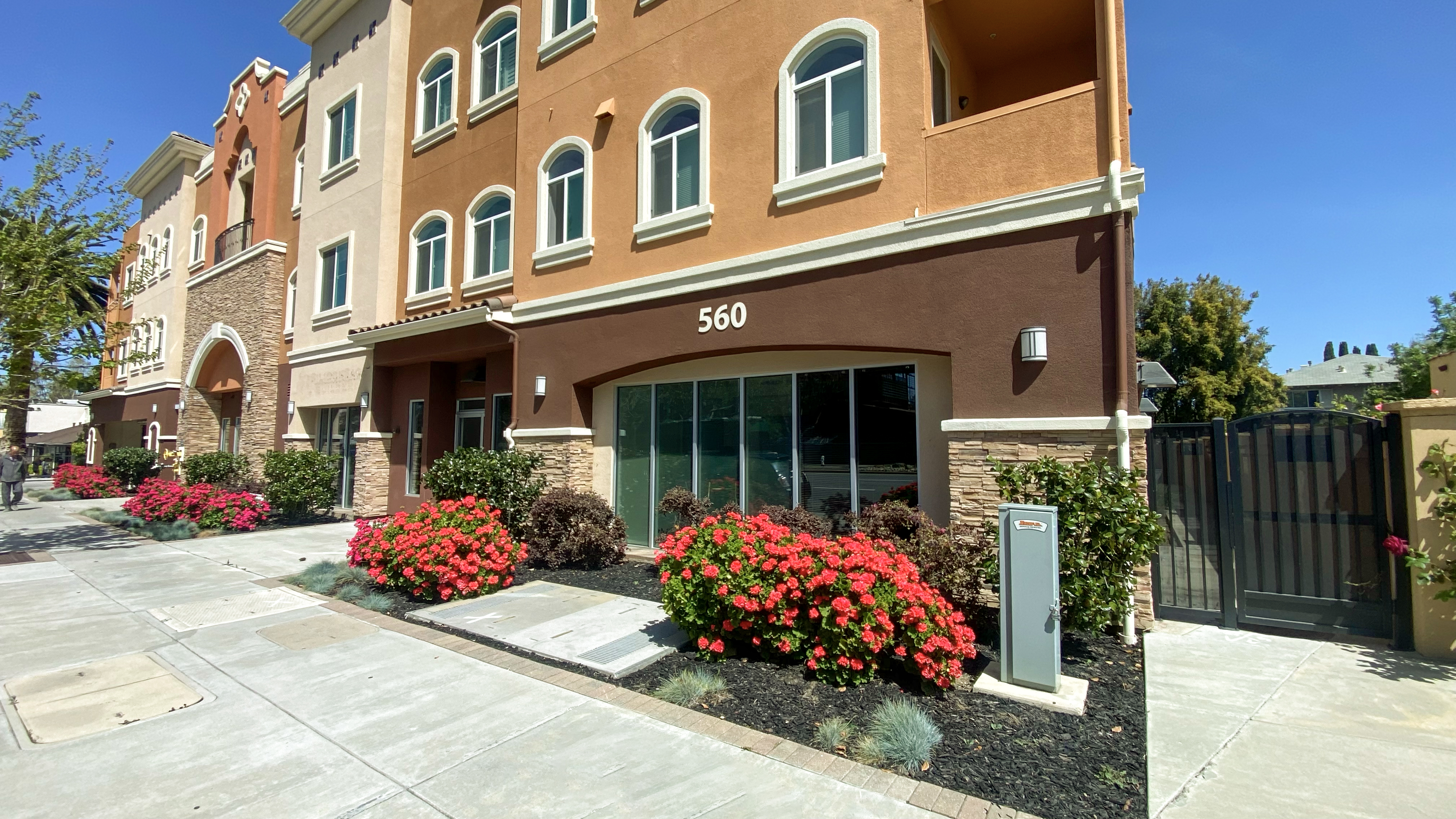 560 South Mathilda Ave - Building Exterior